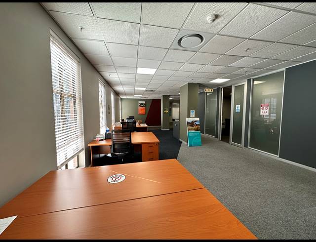 574M² OFFICE TO LET IN ROSEBANK